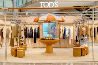 香奈儿发布全新手袋，TOD’S再现意大利夏日风光｜是日美好事物