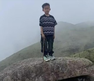 走失已超十天！莆田8岁男童仍无下落，当地：同行男孩已送回家上学，村委会派人协助搜救