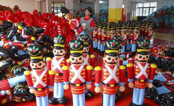 美国超市货架快空了,催单中国工厂补货 第2张 美国超市货架快空了,催单中国工厂补货 第2张