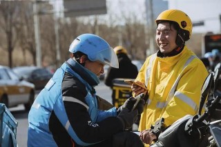 地方政策和平台要求相左，外卖员要不要健康证这事到底听谁的